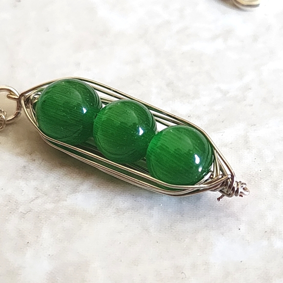 3 Peas in a Pod Friendship Necklace - Silver - Picture 5 of 5